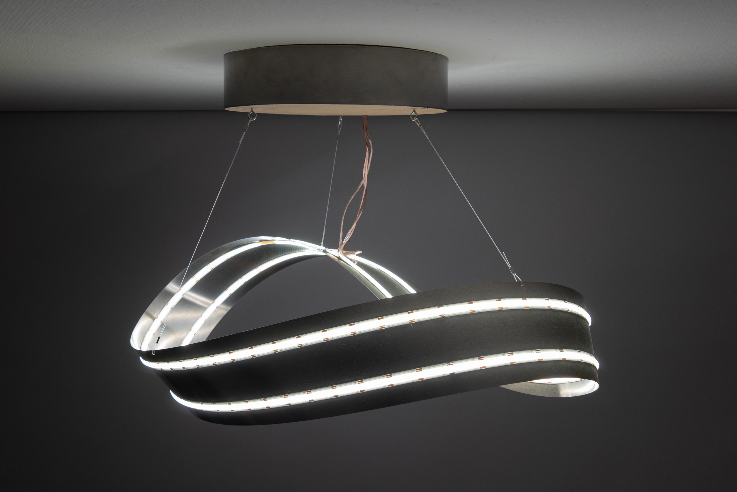 Möbius Strip Light